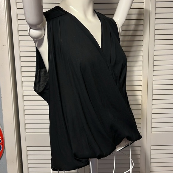 Free People Women’s Top very nice and clean Size Medium Color Black - Picture 7 of 11
